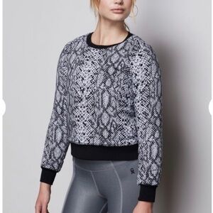 Good American Reversible Sherpa Sweatshirt 2XL Snake Print Cozy Casual Style